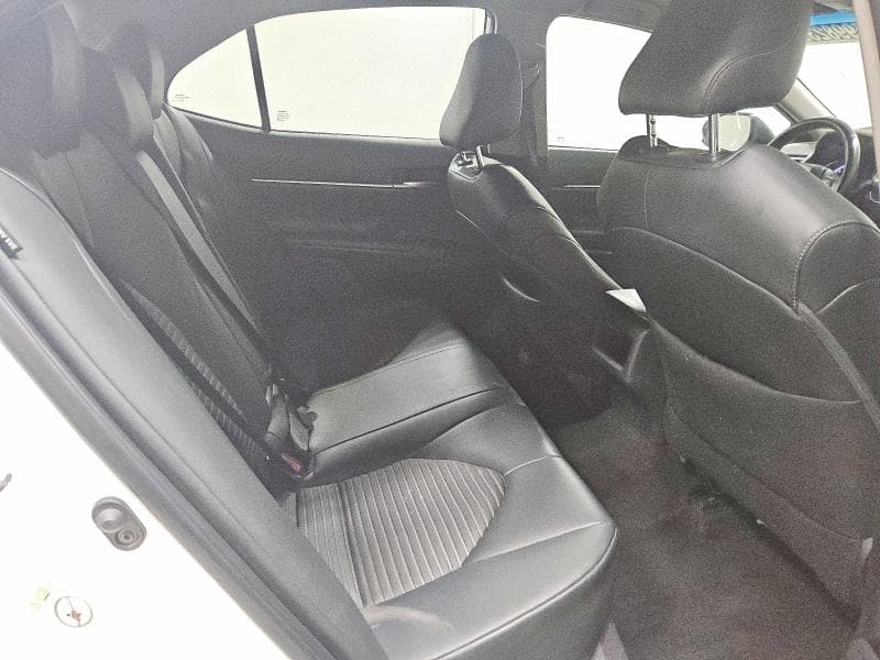 2018 TOYOTA CAMRY SE 10