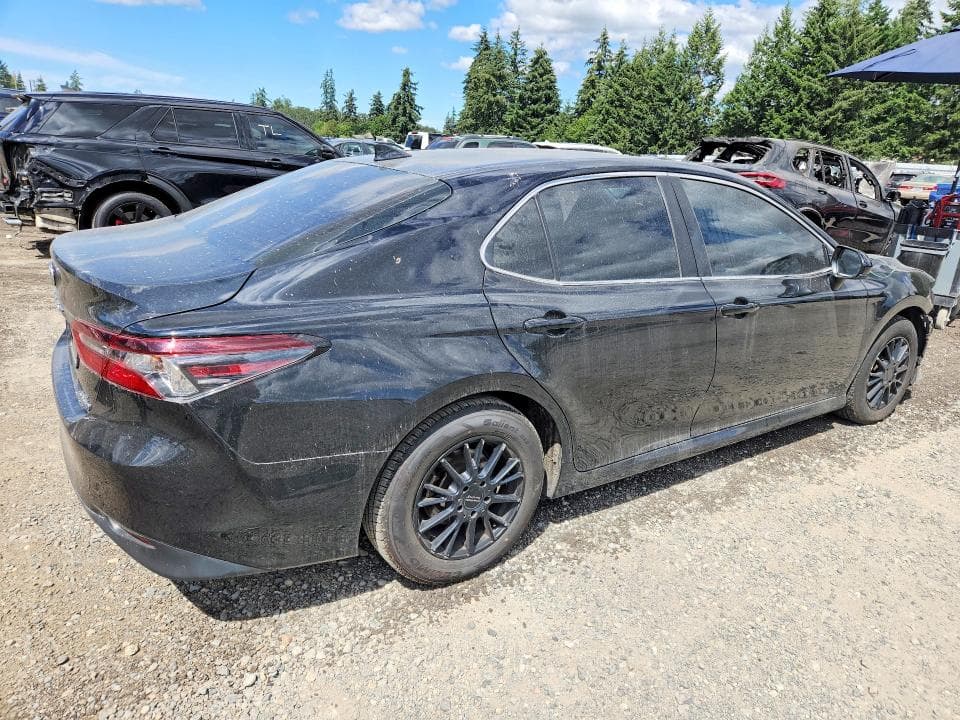 2022 TOYOTA CAMRY LE 3
