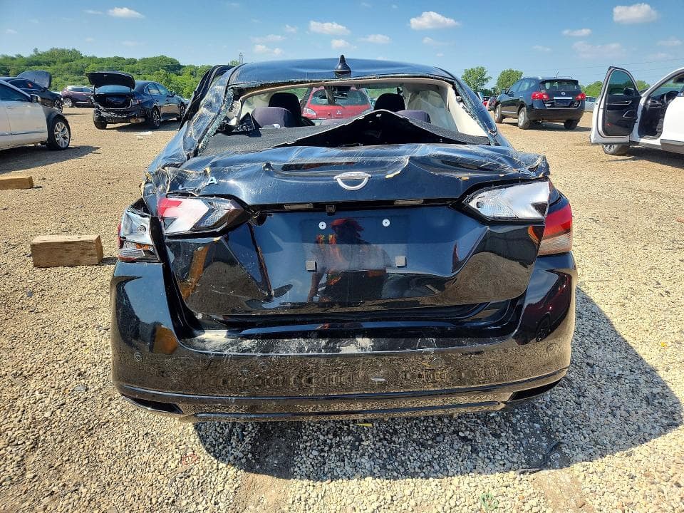 2024 NISSAN VERSA SV 6