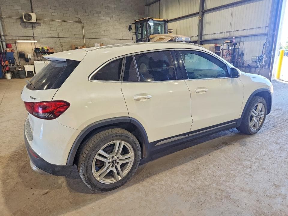 2021 MERCEDES-BENZ GLA 250 4MATIC 3