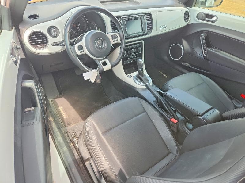 2018 VOLKSWAGEN BEETLE SE 8