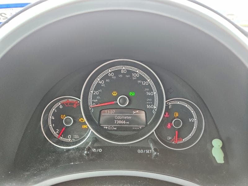 2018 VOLKSWAGEN BEETLE SE 9