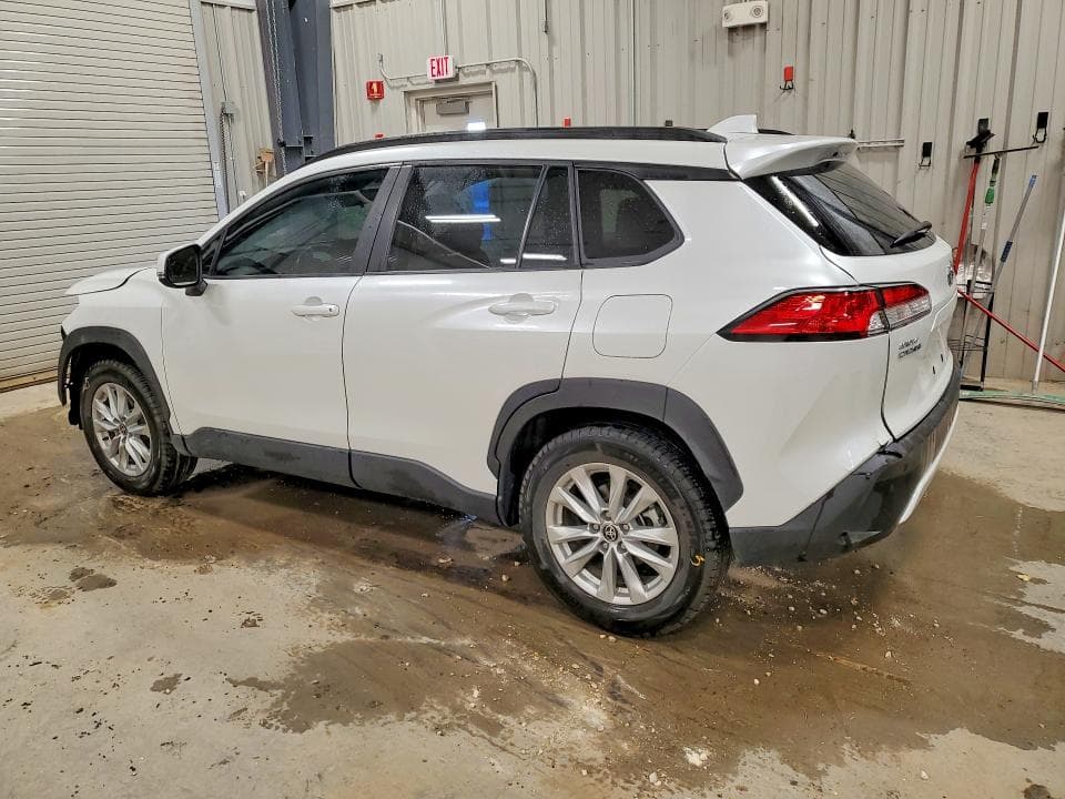 2022 TOYOTA COROLLA CROSS LE 2