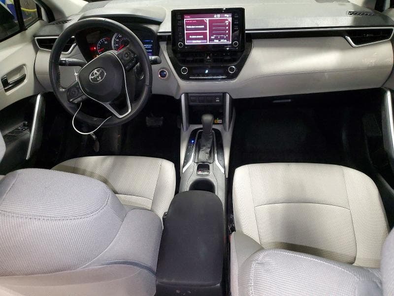 2022 TOYOTA COROLLA CROSS LE 8