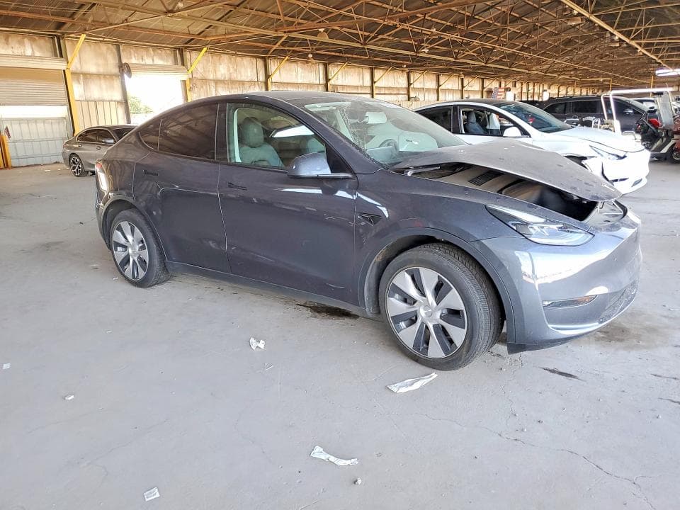 2023 TESLA MODEL Y 4
