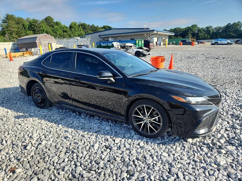 2023 TOYOTA CAMRY SE 4
