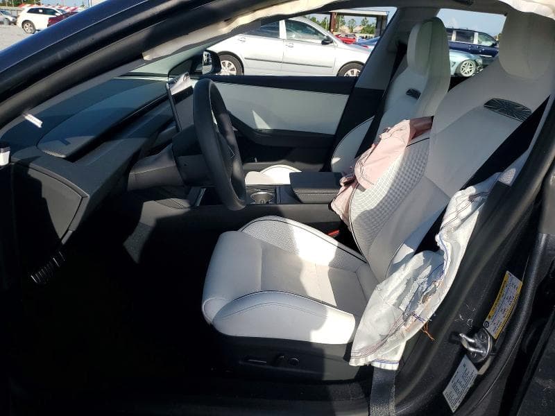 2025 TESLA MODEL 3 7