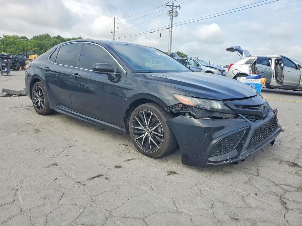 2021 TOYOTA CAMRY SE 4