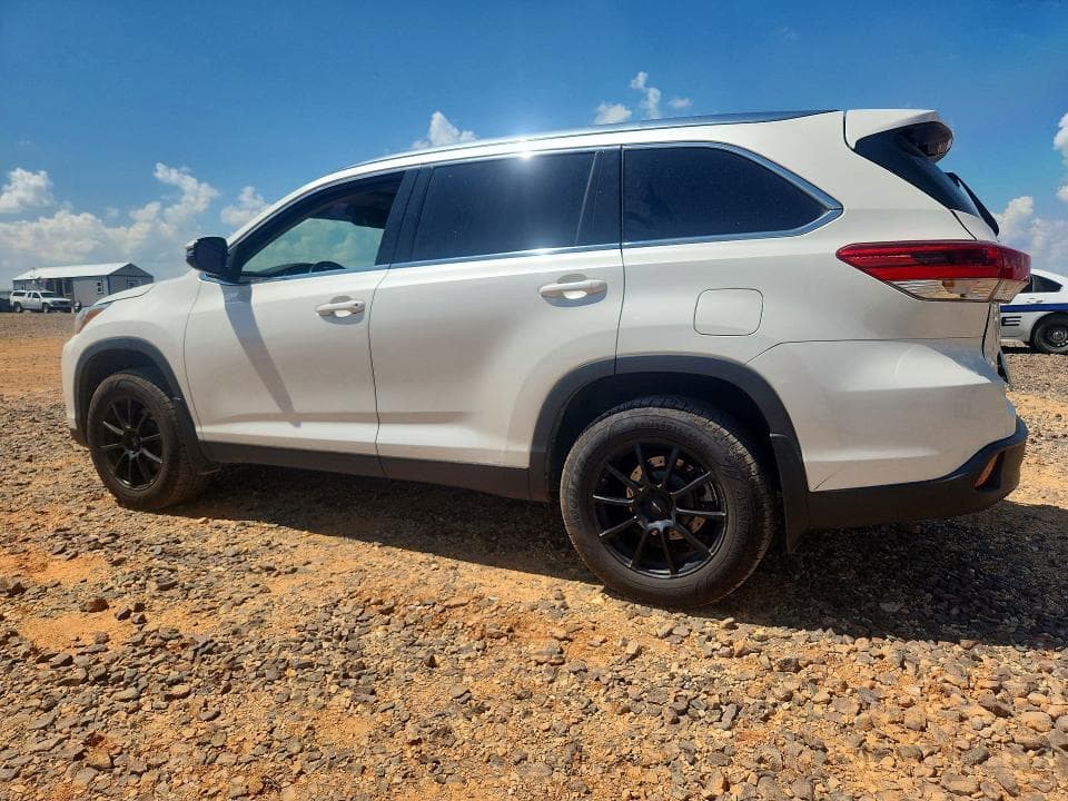 2019 TOYOTA HIGHLANDER XLE 2