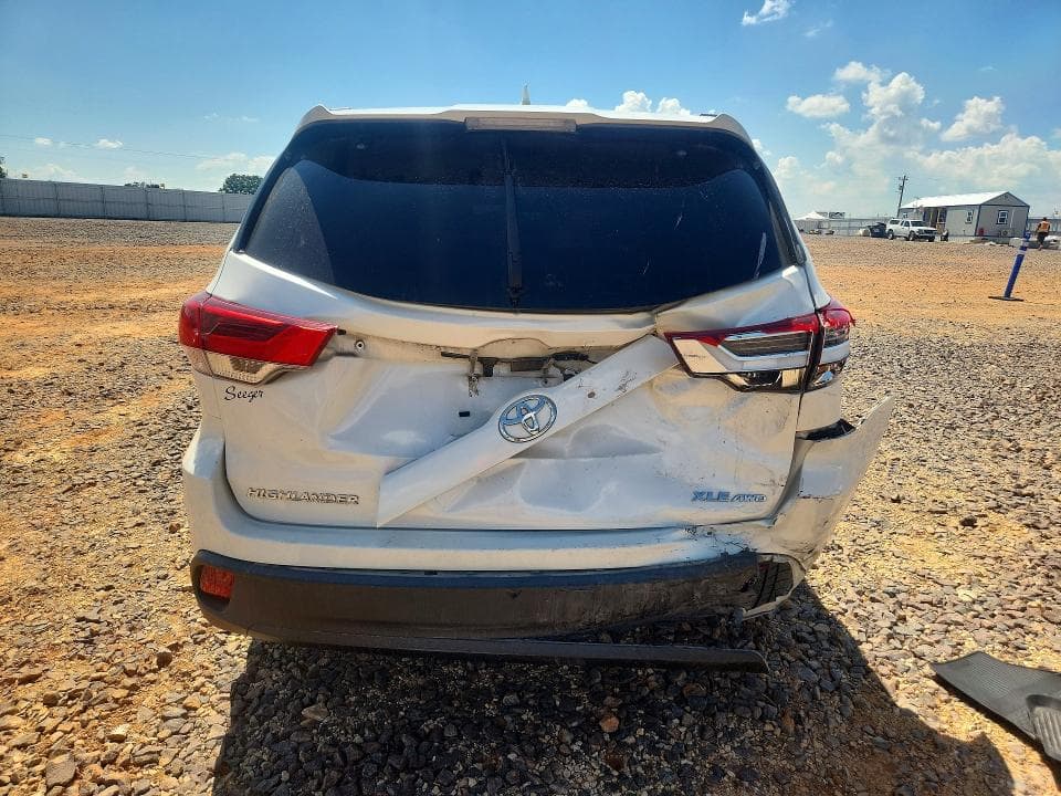 2019 TOYOTA HIGHLANDER XLE 6