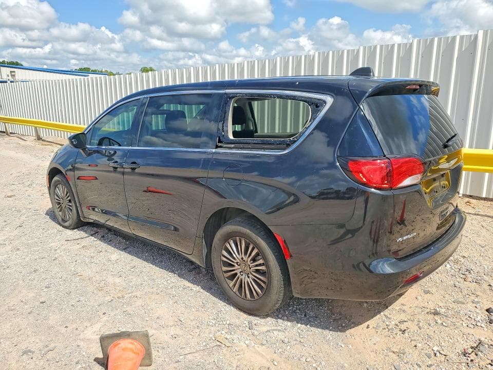 2022 CHRYSLER VOYAGER LX 2