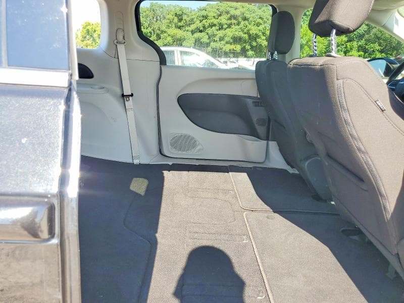 2022 CHRYSLER VOYAGER LX 11