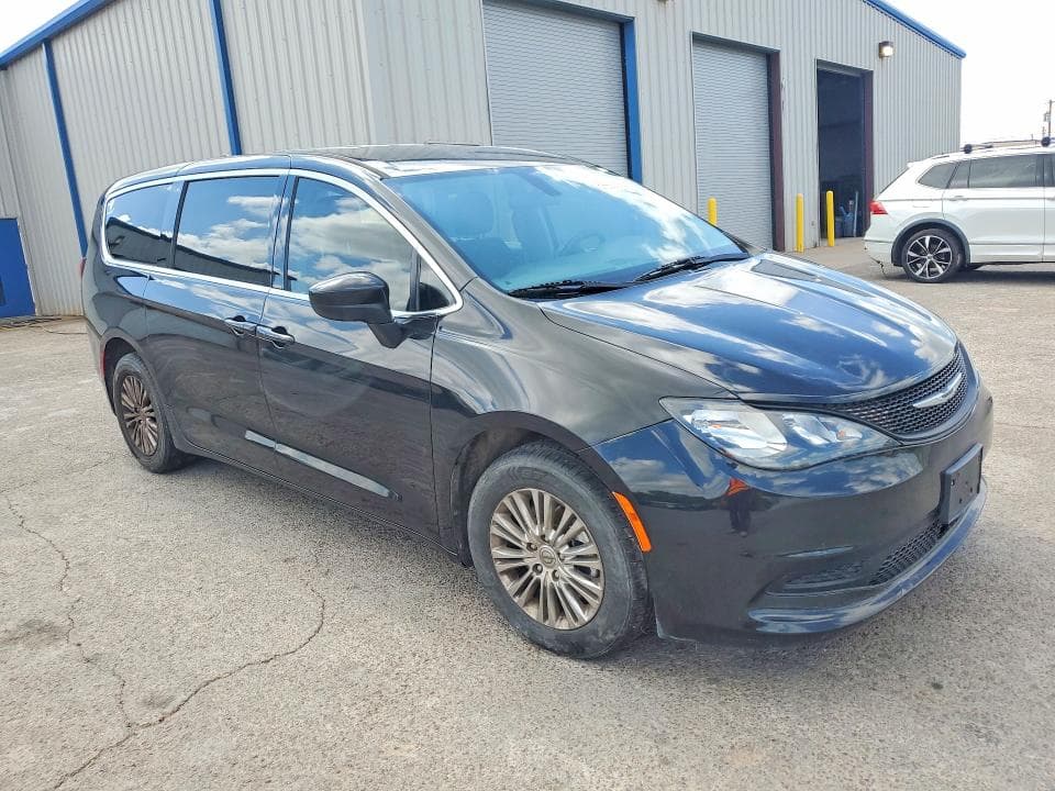 2022 CHRYSLER VOYAGER LX 4