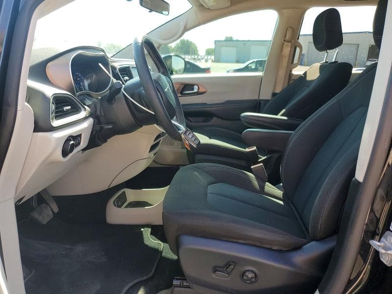2022 CHRYSLER VOYAGER LX 7