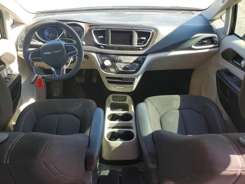 2022 CHRYSLER VOYAGER LX 8
