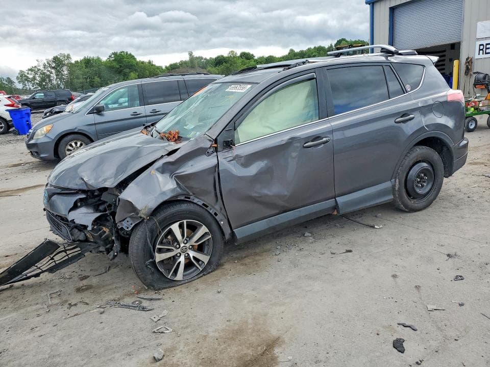 2018 TOYOTA RAV4 XLE 1