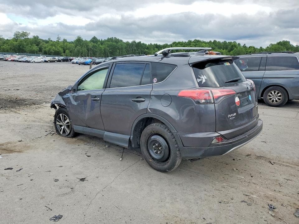 2018 TOYOTA RAV4 XLE 2