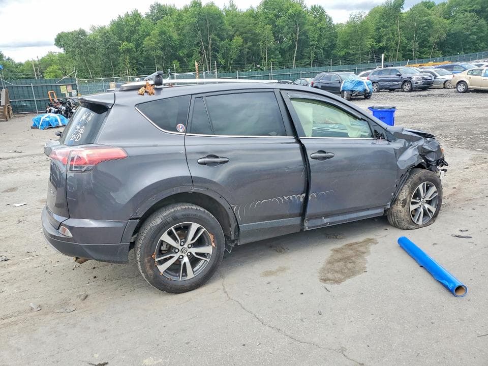 2018 TOYOTA RAV4 XLE 3
