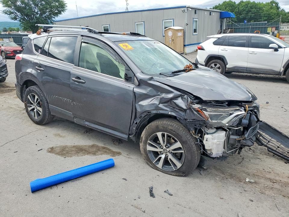 2018 TOYOTA RAV4 XLE 4