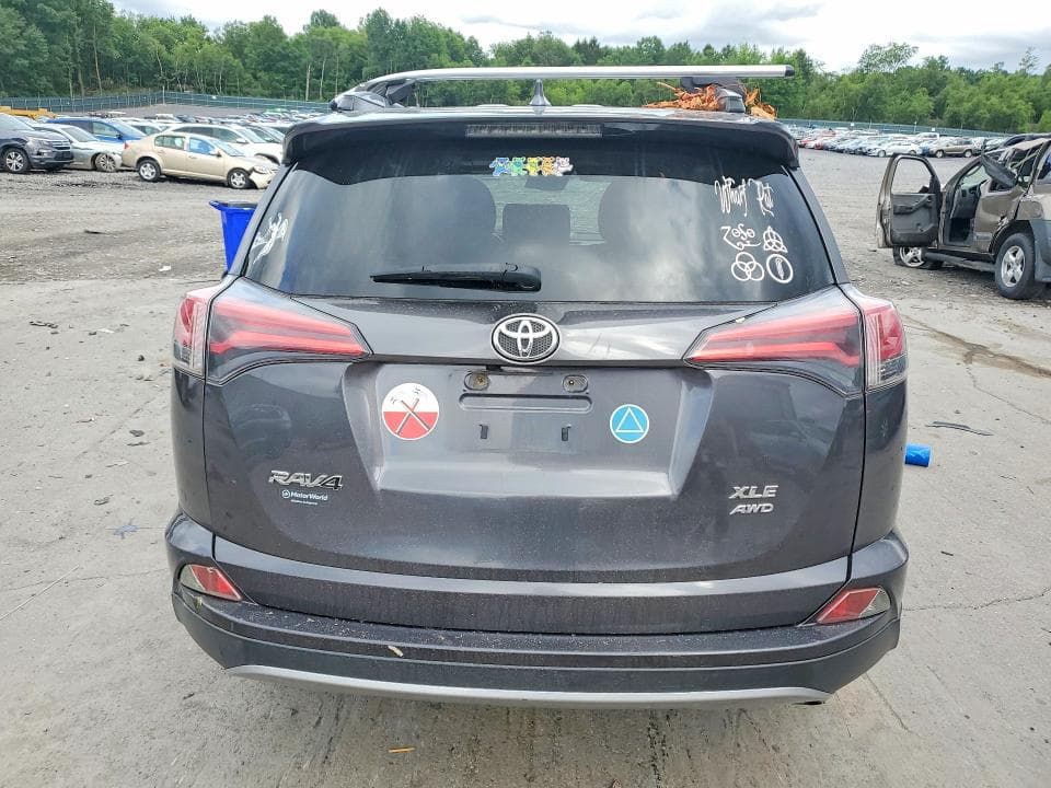 2018 TOYOTA RAV4 XLE 6