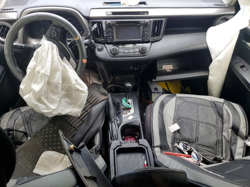2018 TOYOTA RAV4 XLE 8