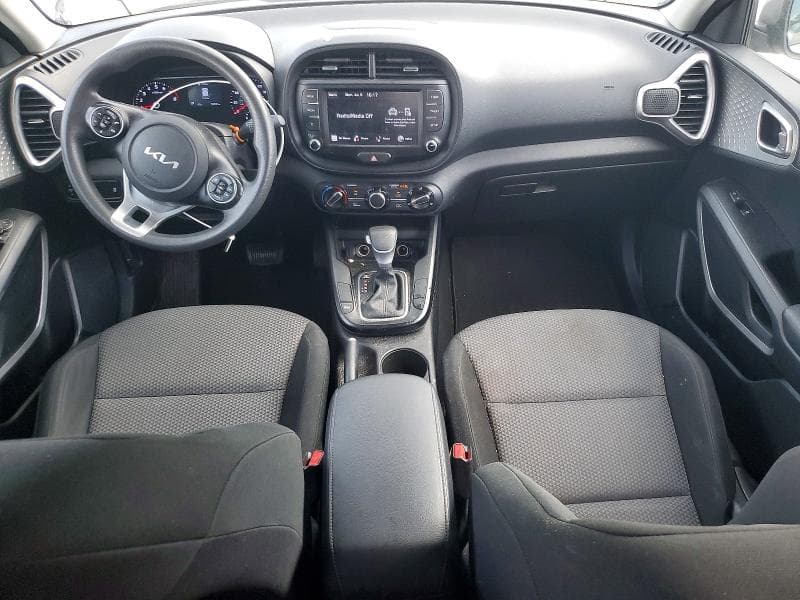 2022 KIA SOUL LX 8