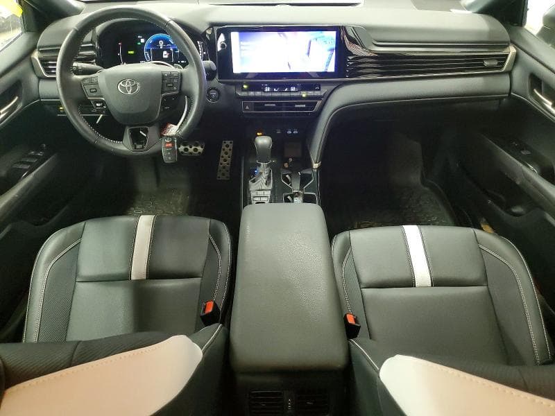 2025 TOYOTA CAMRY SE SE 8