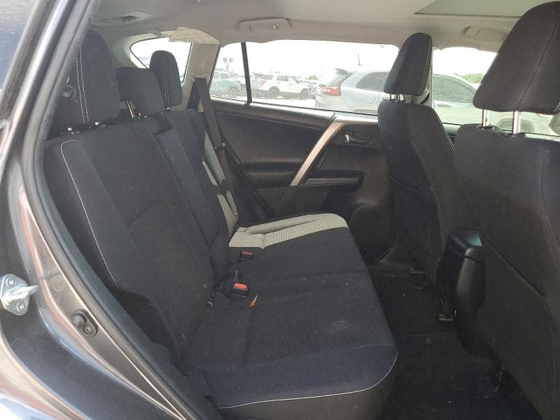 2018 TOYOTA RAV4 XLE 11