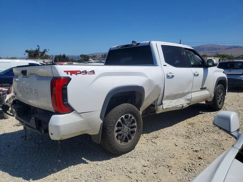 2024 TOYOTA TUNDRA CREWMAX SR5 3