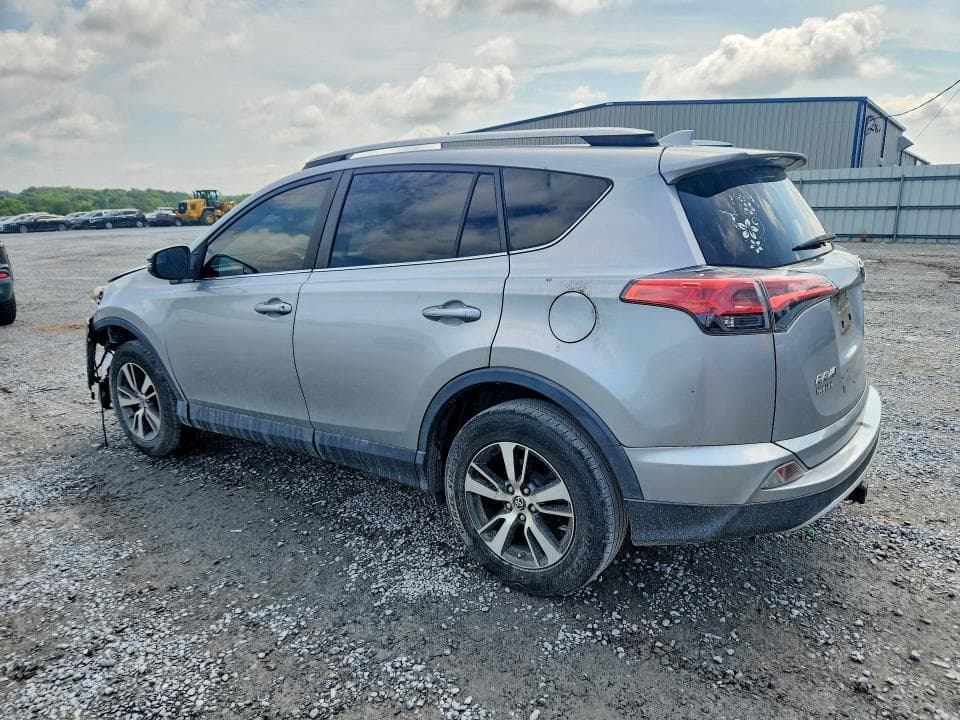 2016 TOYOTA RAV4 XLE 2