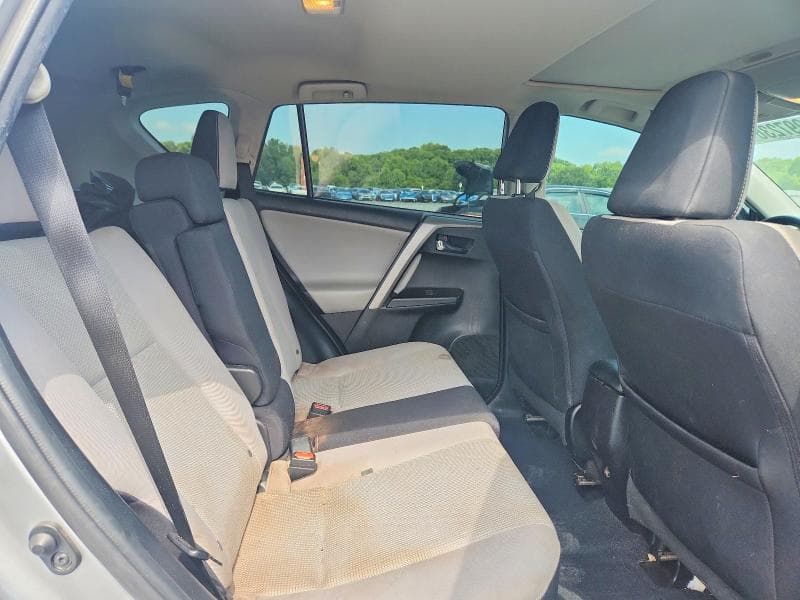 2016 TOYOTA RAV4 XLE 11