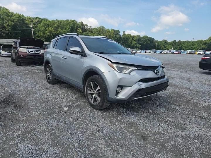 2016 TOYOTA RAV4 XLE 14