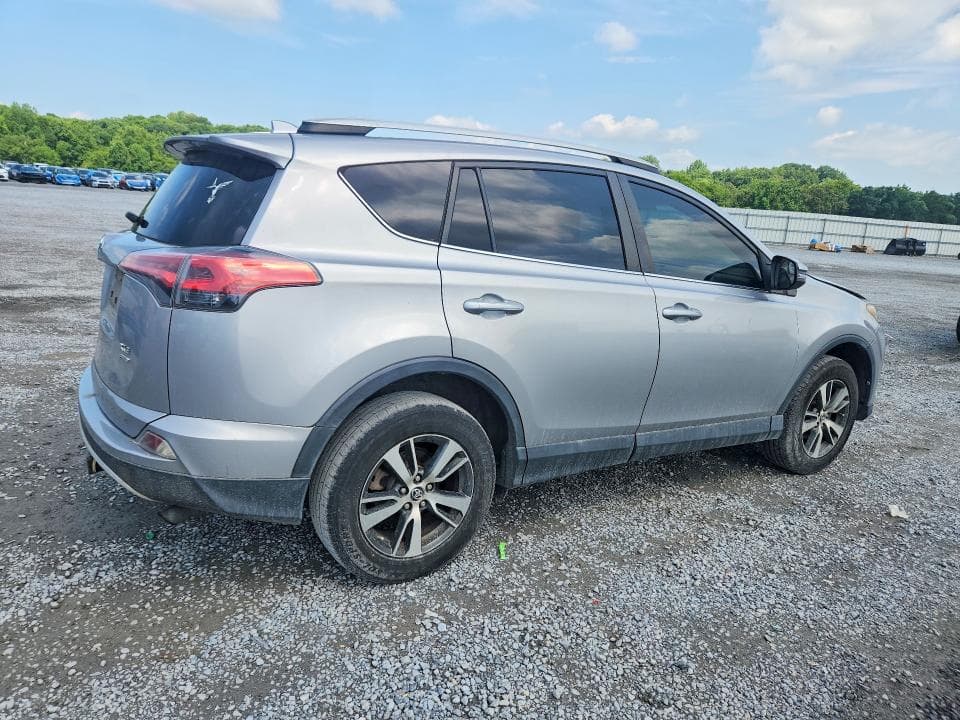 2016 TOYOTA RAV4 XLE 3