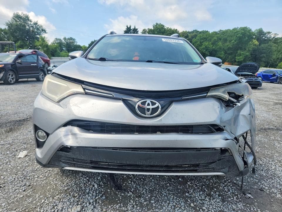 2016 TOYOTA RAV4 XLE 5