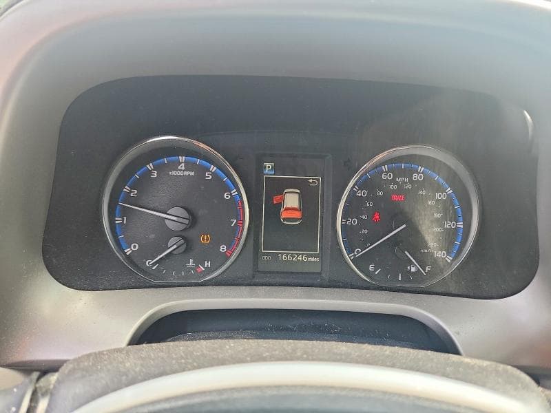 2016 TOYOTA RAV4 XLE 9