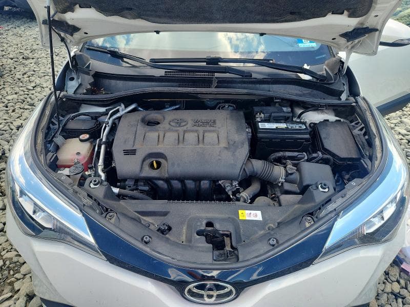 2021 TOYOTA C-HR XLE 11