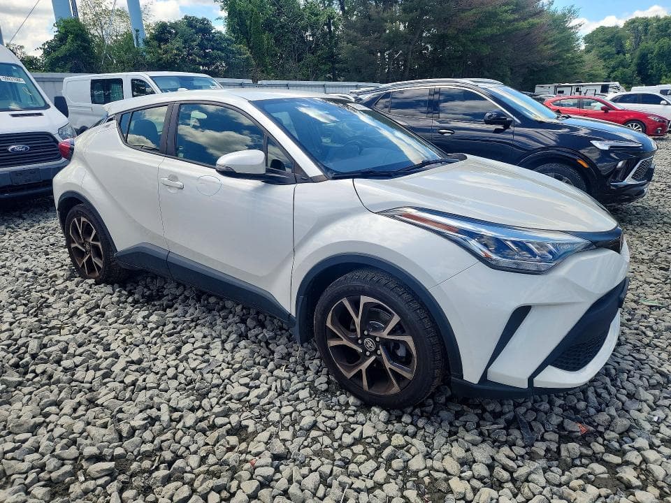 2021 TOYOTA C-HR XLE 4
