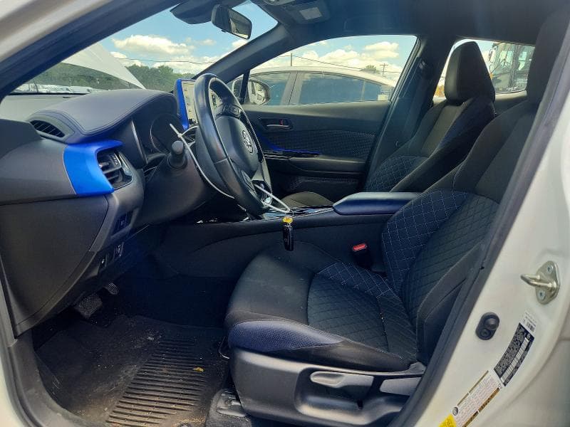 2021 TOYOTA C-HR XLE 7