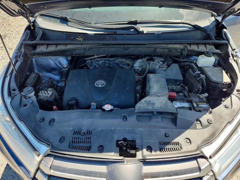 2019 TOYOTA HIGHLANDER LE LE 12