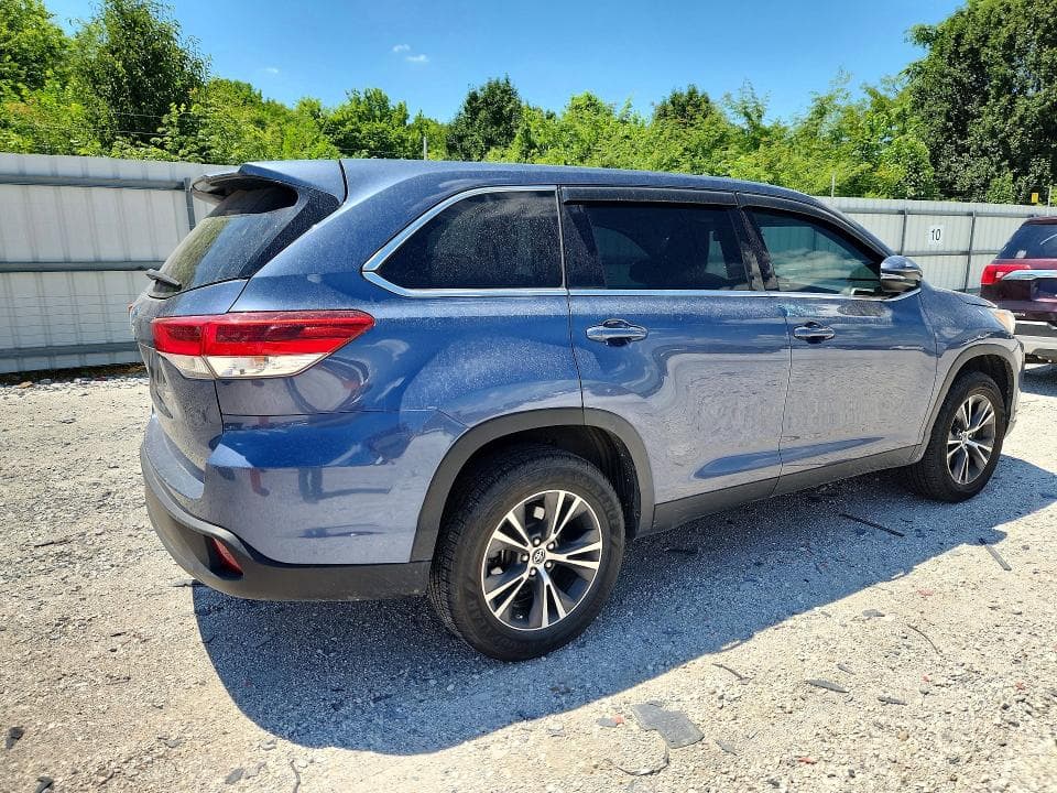 2019 TOYOTA HIGHLANDER LE LE 3