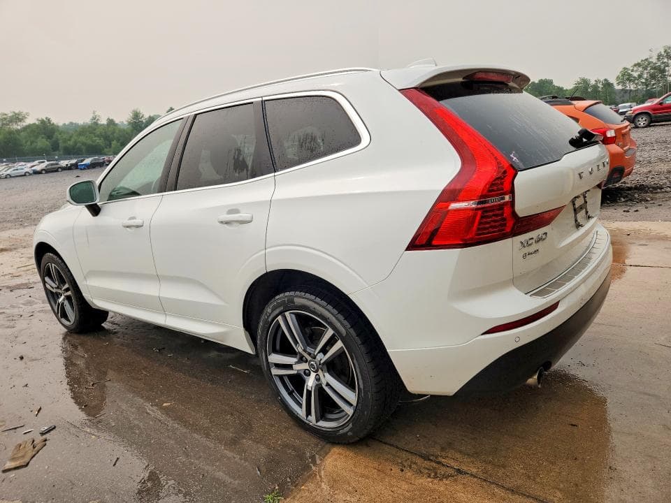 2021 VOLVO XC60 T5 MOMENTUM 2