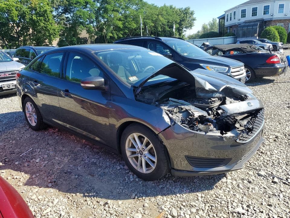 2017 FORD FOCUS SE 4