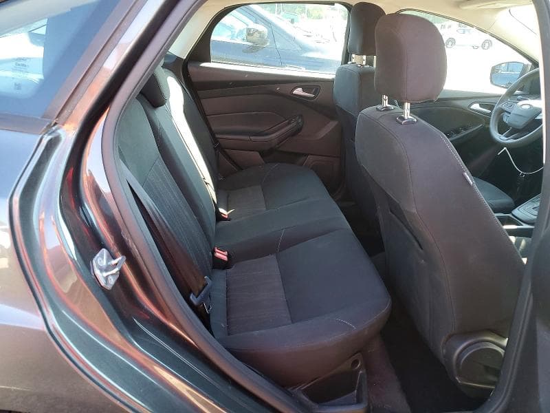 2017 FORD FOCUS SE 10