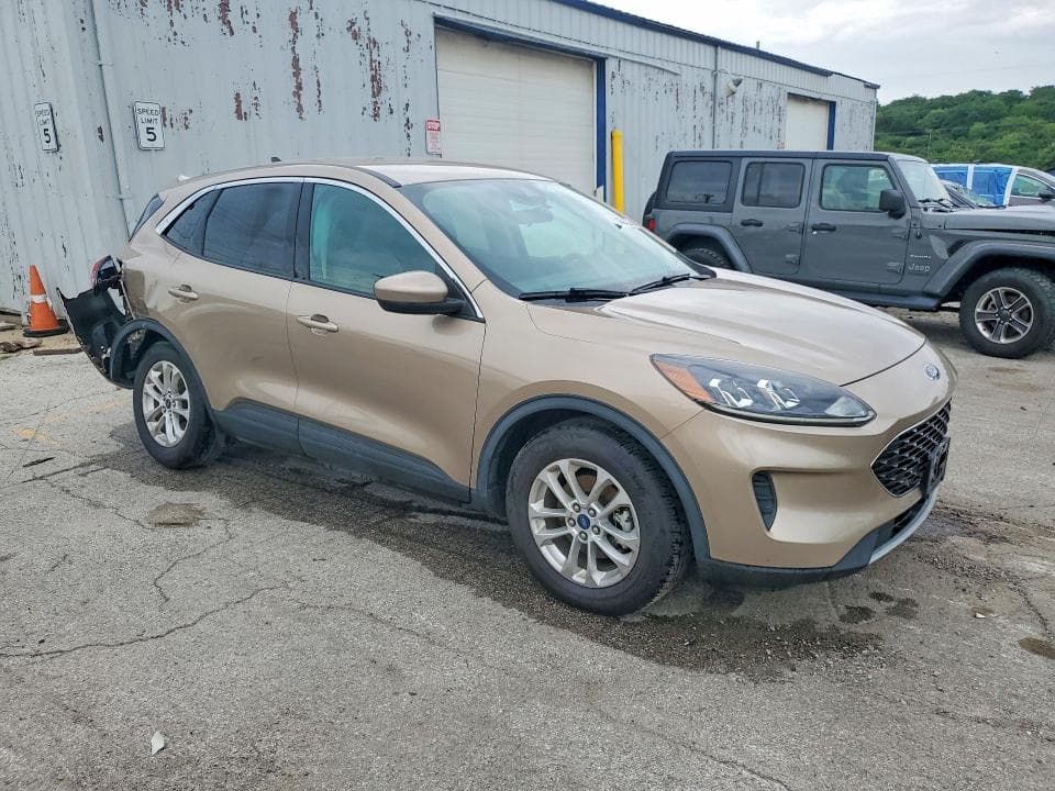 2020 FORD ESCAPE SE 4