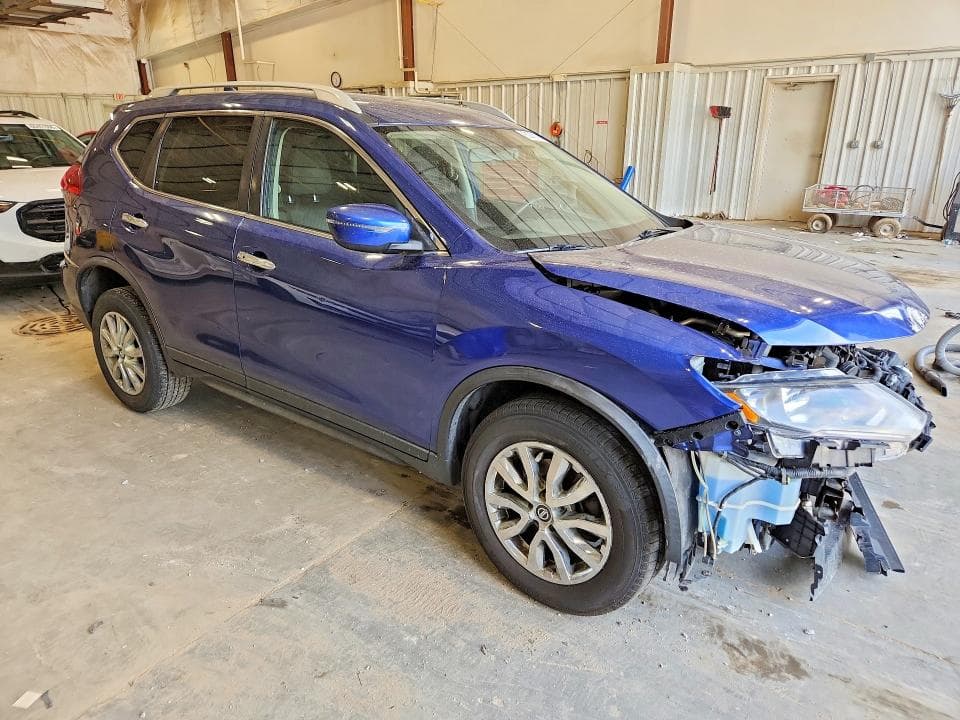 2017 NISSAN ROGUE SV 4