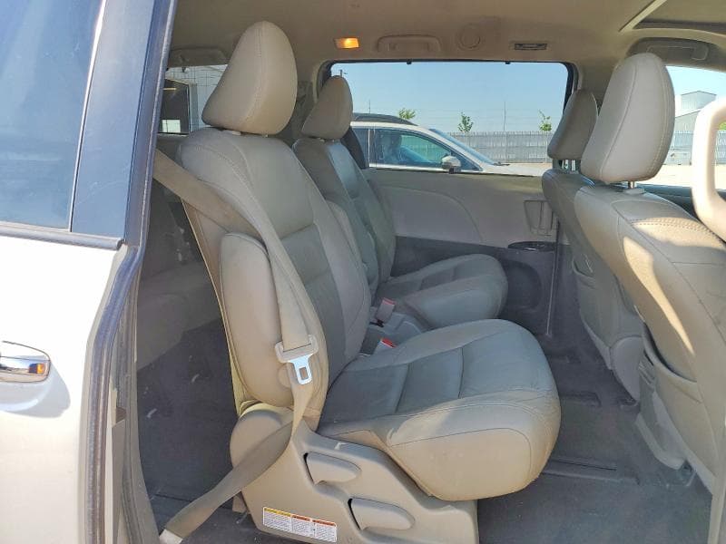 2016 TOYOTA SIENNA XLE 7-PASSENGER XLE 7-PASSENGER 11