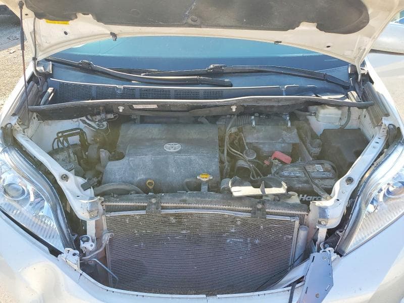 2016 TOYOTA SIENNA XLE 7-PASSENGER XLE 7-PASSENGER 12