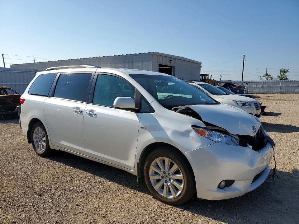 2016 TOYOTA SIENNA XLE 7-PASSENGER XLE 7-PASSENGER 4