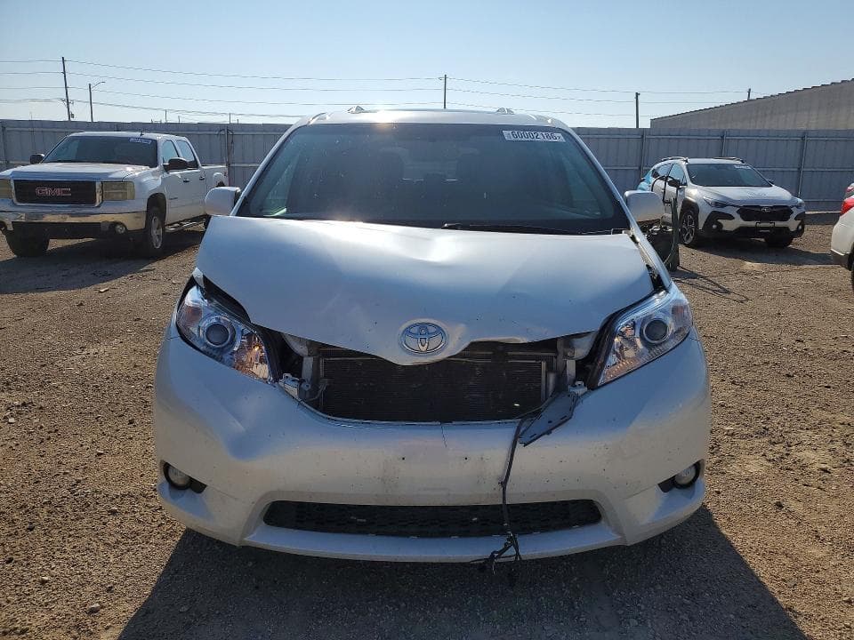 2016 TOYOTA SIENNA XLE 7-PASSENGER XLE 7-PASSENGER 5