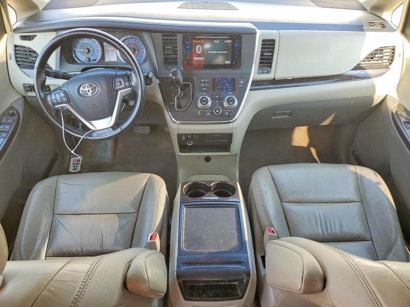 2016 TOYOTA SIENNA XLE 7-PASSENGER XLE 7-PASSENGER 8